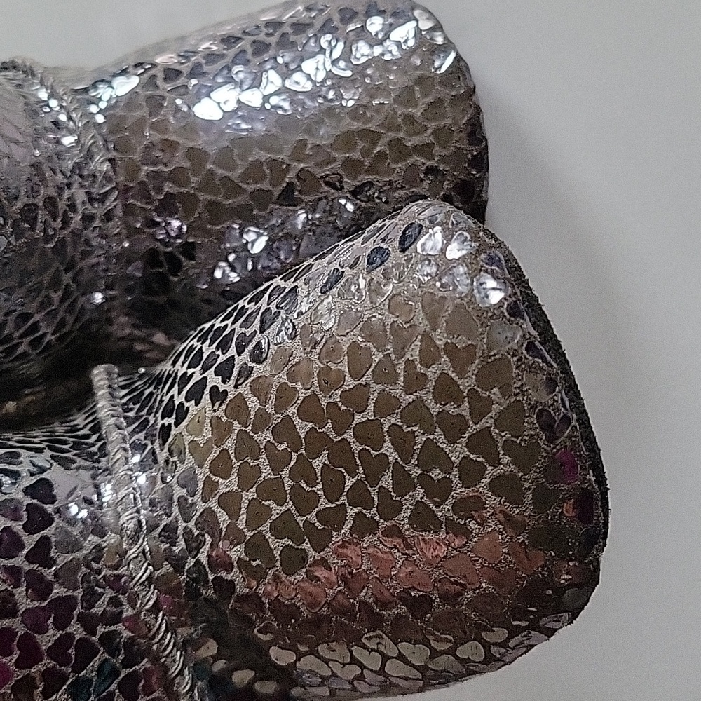 UGG Kids Boots in Shiny Silver - Picture 10 of 12